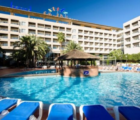 Apartamentos Estival Park