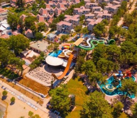 LONG BEACH CLUB NATURE