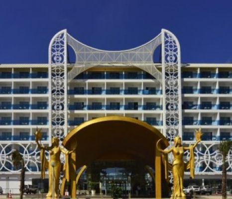 AZURA DELUXE RESORT & SPA HOTEL