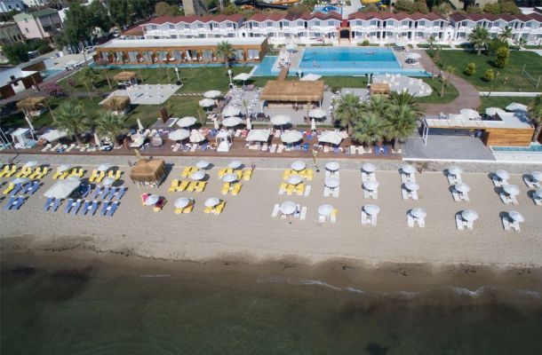 RISUS AQUA BEACH RESORT HOTEL
